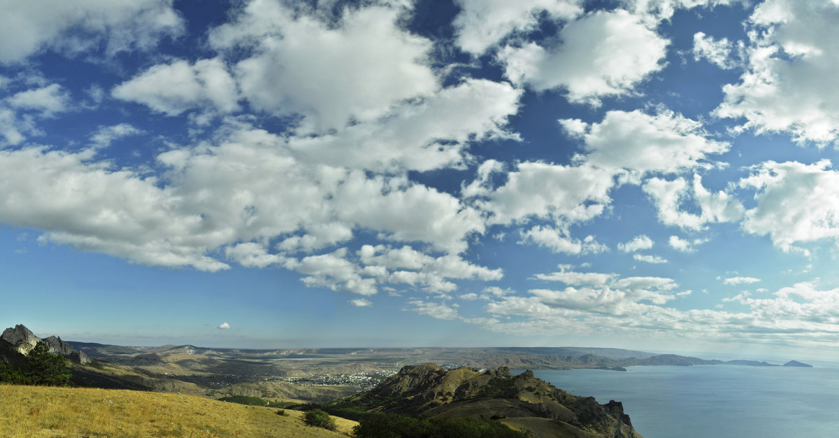 Утренний Карадаг. Вид на Коктебель.Morning Karadag. View on Koktebel. - Юрий Воронов