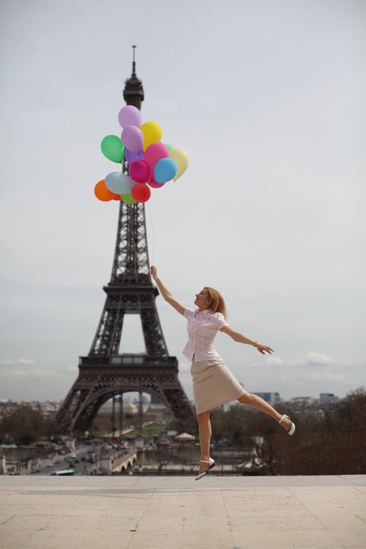 Девушка с шариками - Фотограф в Париже, Франции Наталья Ильина