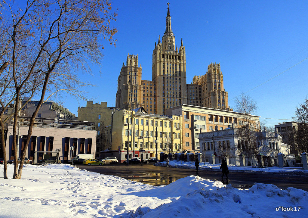 февраль в городе - Олег Лукьянов