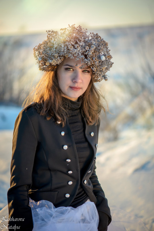 Девушка на зимнем закате - Наталья Захарова