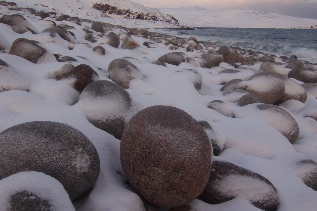 Камни на "пляже динозавров" в Териберке - Александра 
