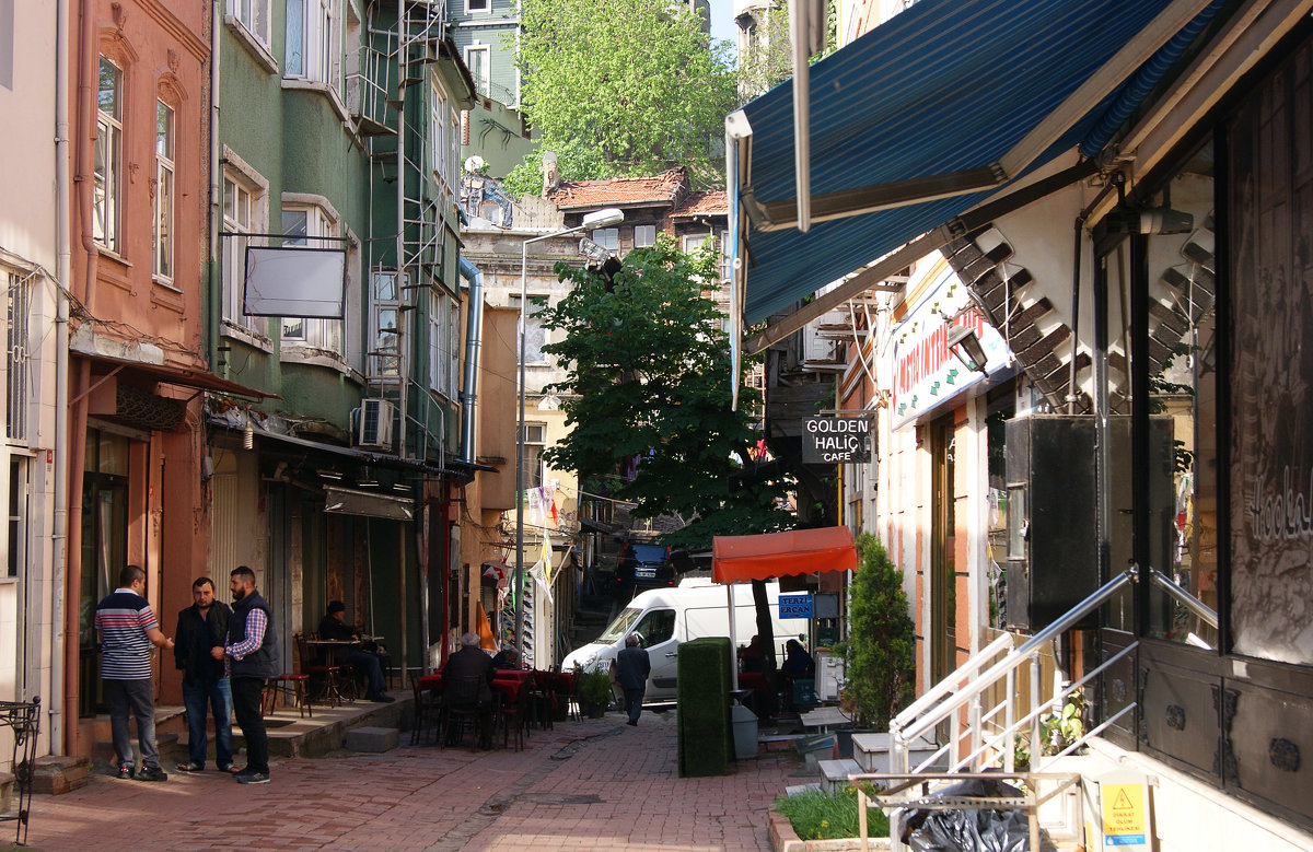 Тихая улочка (повседневная жизнь Стамбула) - Юлия Фотолюбитель