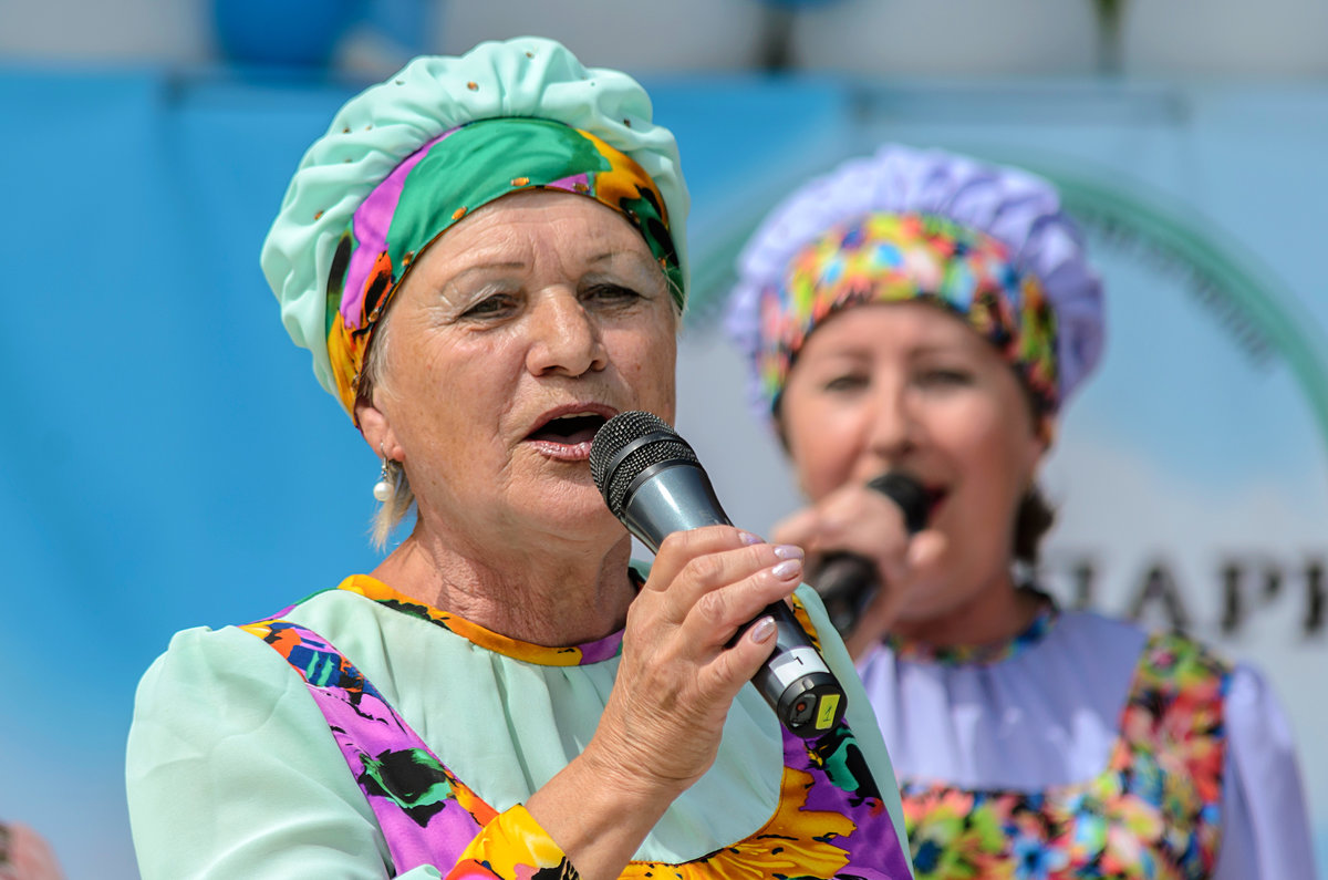 Народная вокальная группа "Русская песня"Комсомольск-на-Амуре,запевает Галина Валутина. - Виктор Иванович Чернюк