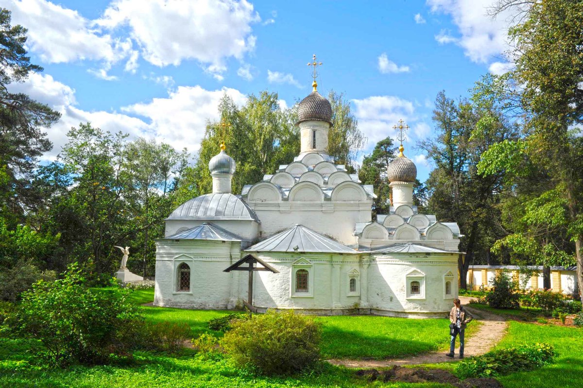 Архангельское  Храм  в парке - Вячеслав 