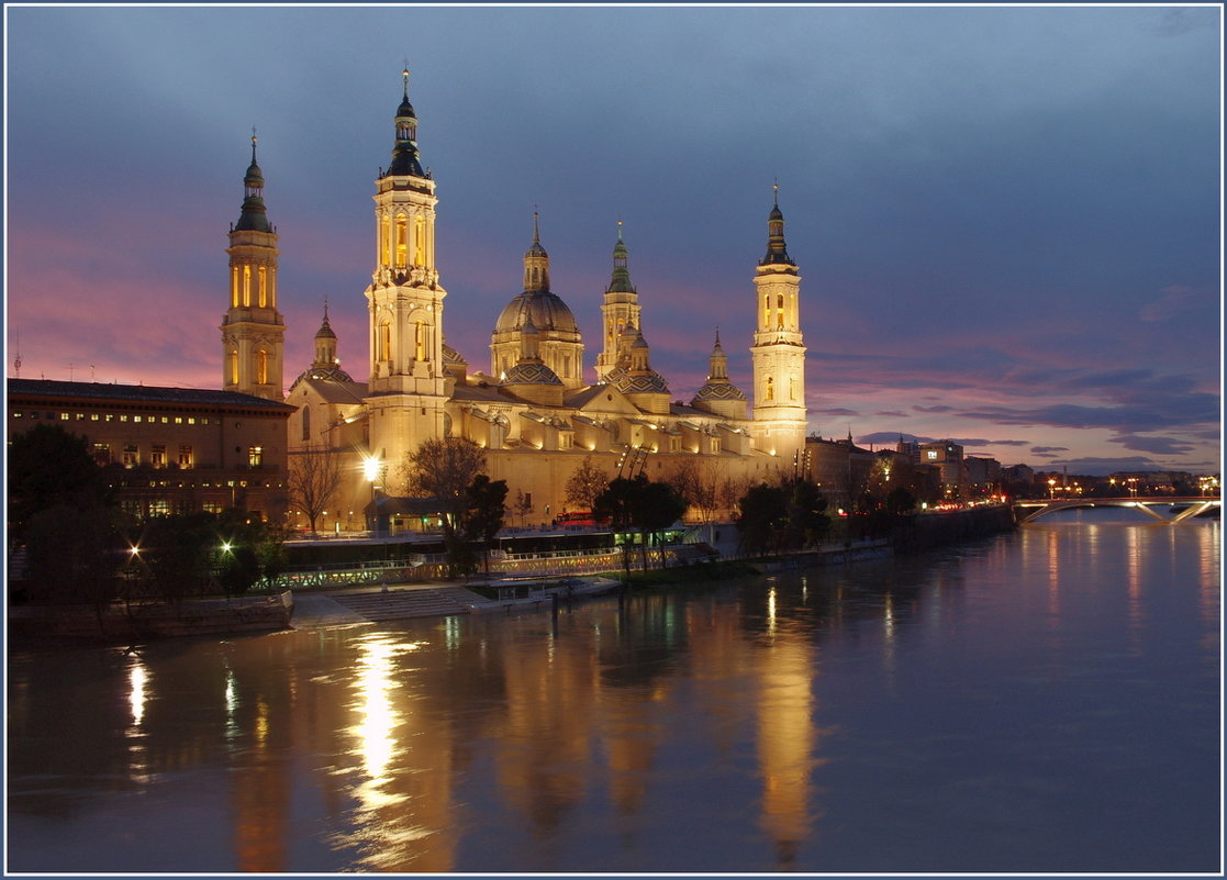 Zaragoza. Basílica de Nuestra Señora del Pilar. - Николай Панов