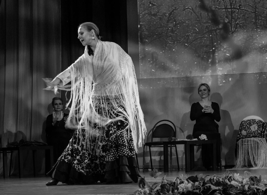 танец с шалью - Ольга Лиманская