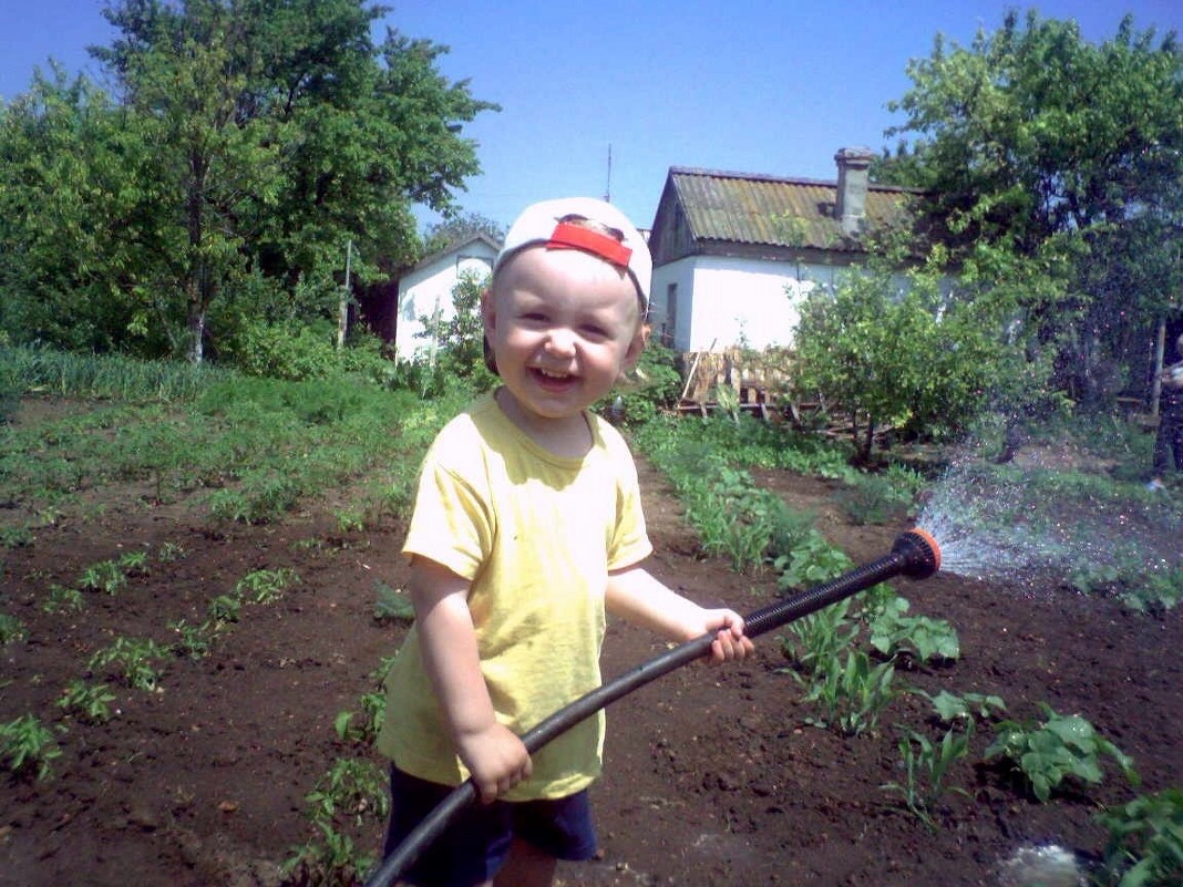 У бабы на огороде - Kонстантин Брагин