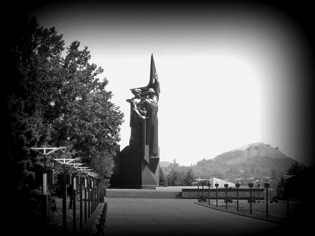 Донецк&quot; Памятник Ветеранам Войны&quot; - Снежанна Ключик