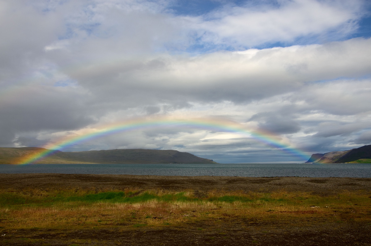 Радуга над фьордом #2. Исландия - Олег Неугодников