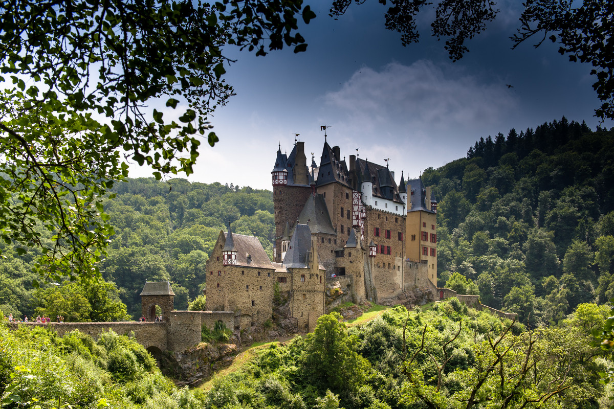 там где был ещё вчера Замок Эльц (нем. Burg Eltz) - человечик prikolist