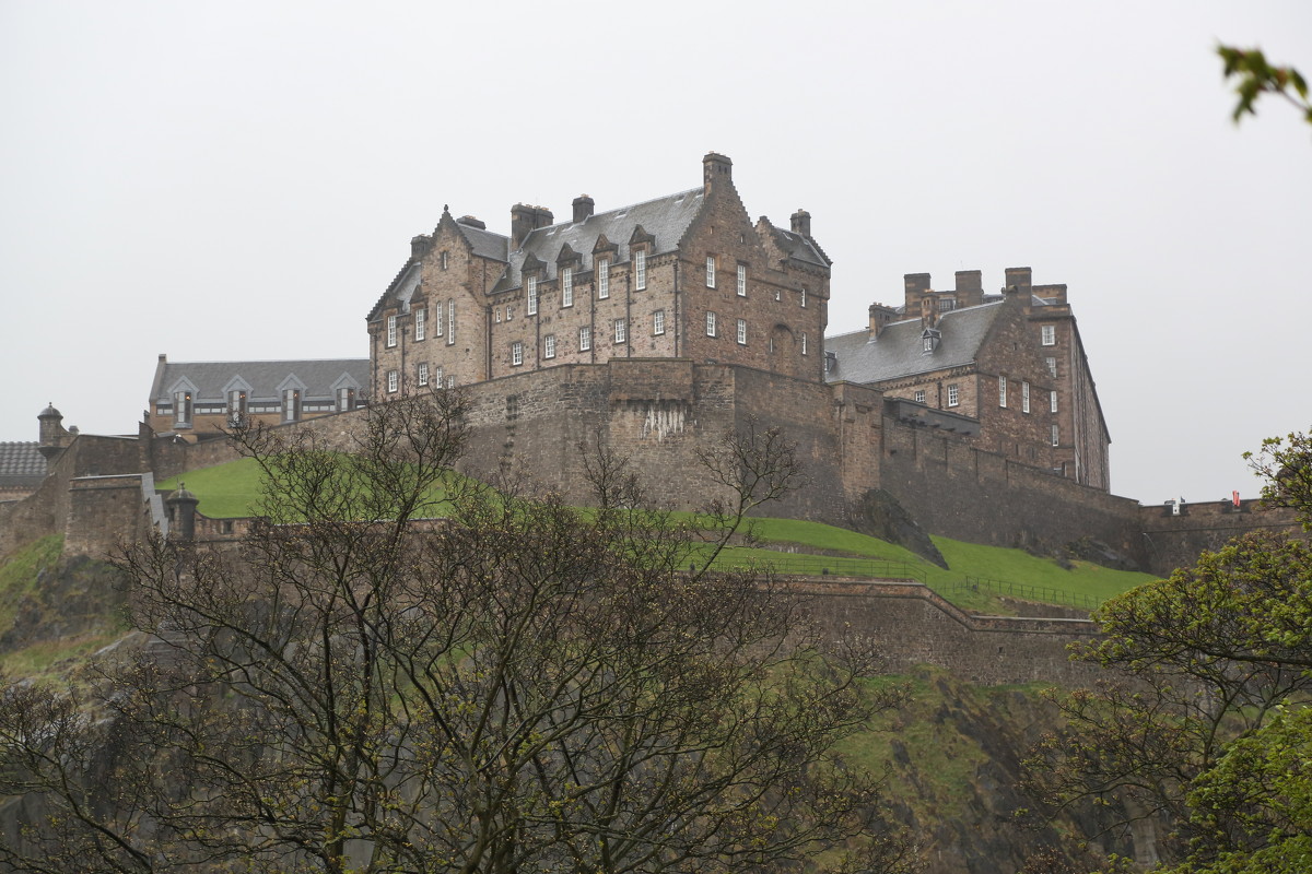 Edinburgh Castle - Larisa Ulanova