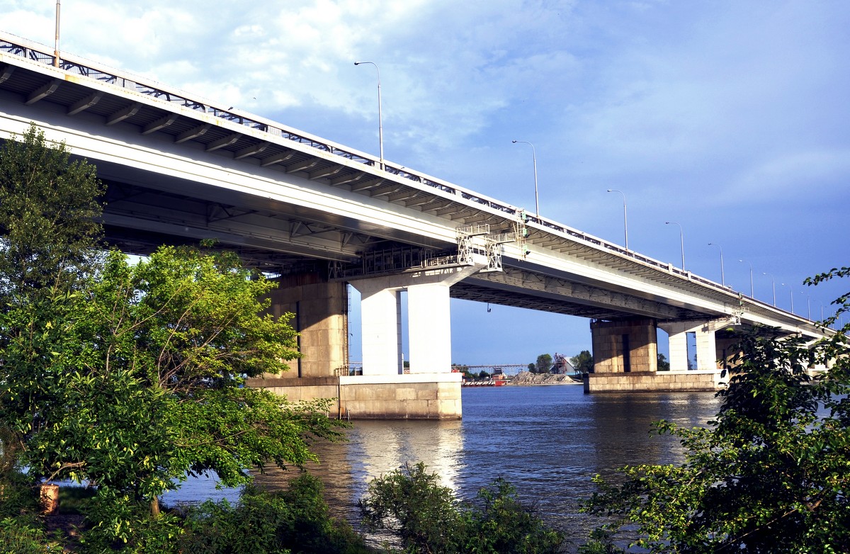 Мост на левый берег - Алексей Лебедев