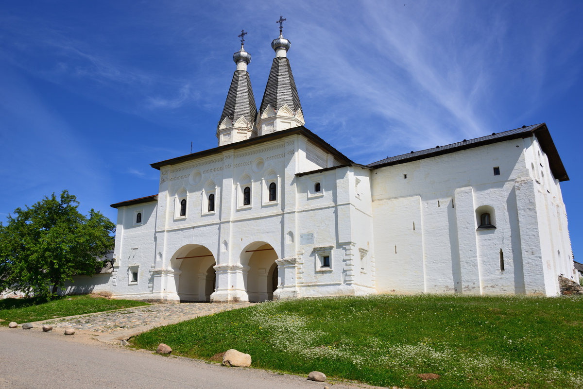 *** - Александр Хаецкий