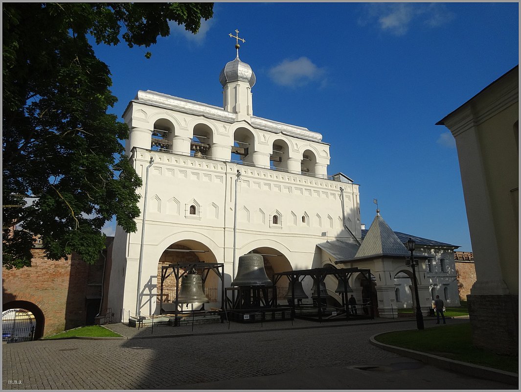 Звонница Софийского собора в Кремле Новгорода - Вера 