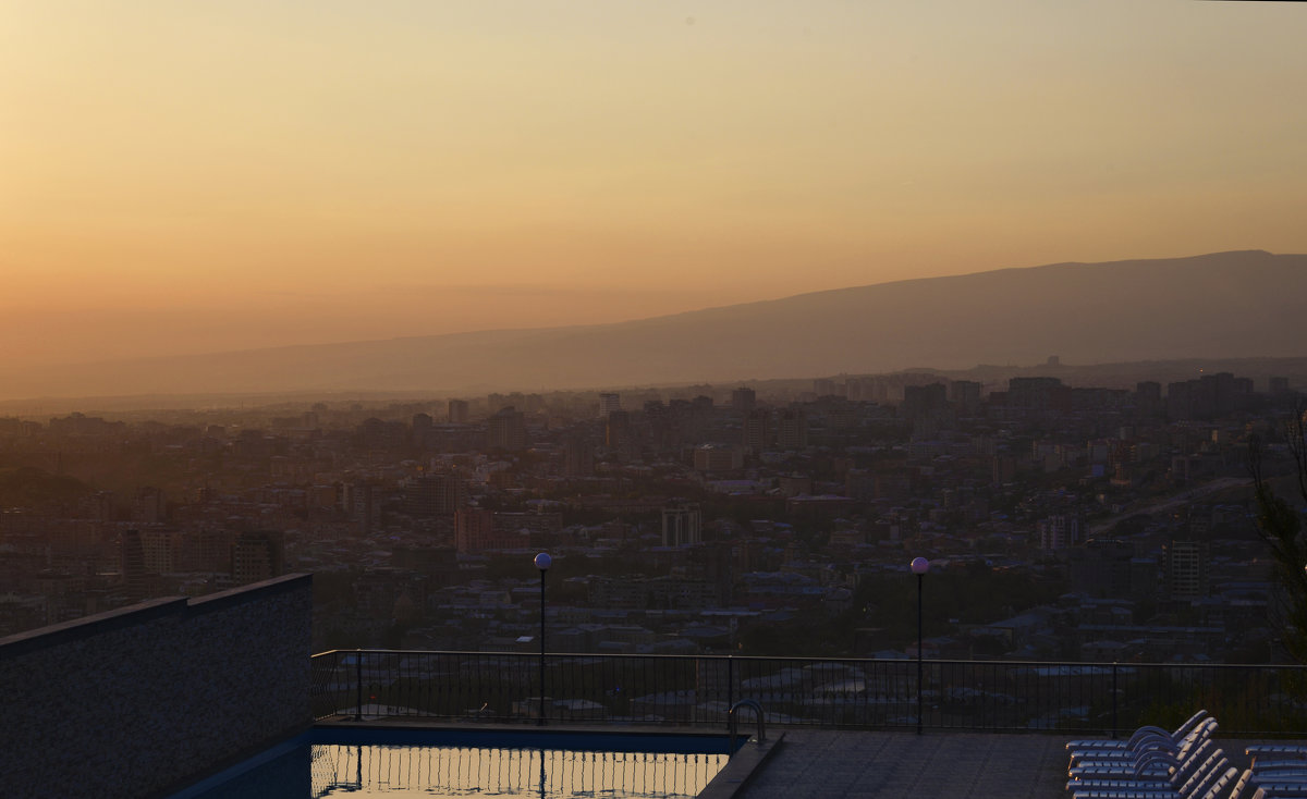 Ереван. Сумерки.Yerevan. Dusk. - Юрий Воронов