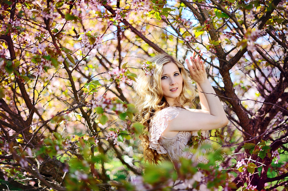 Фотосессия в цветущем саду - Oksanka Kraft