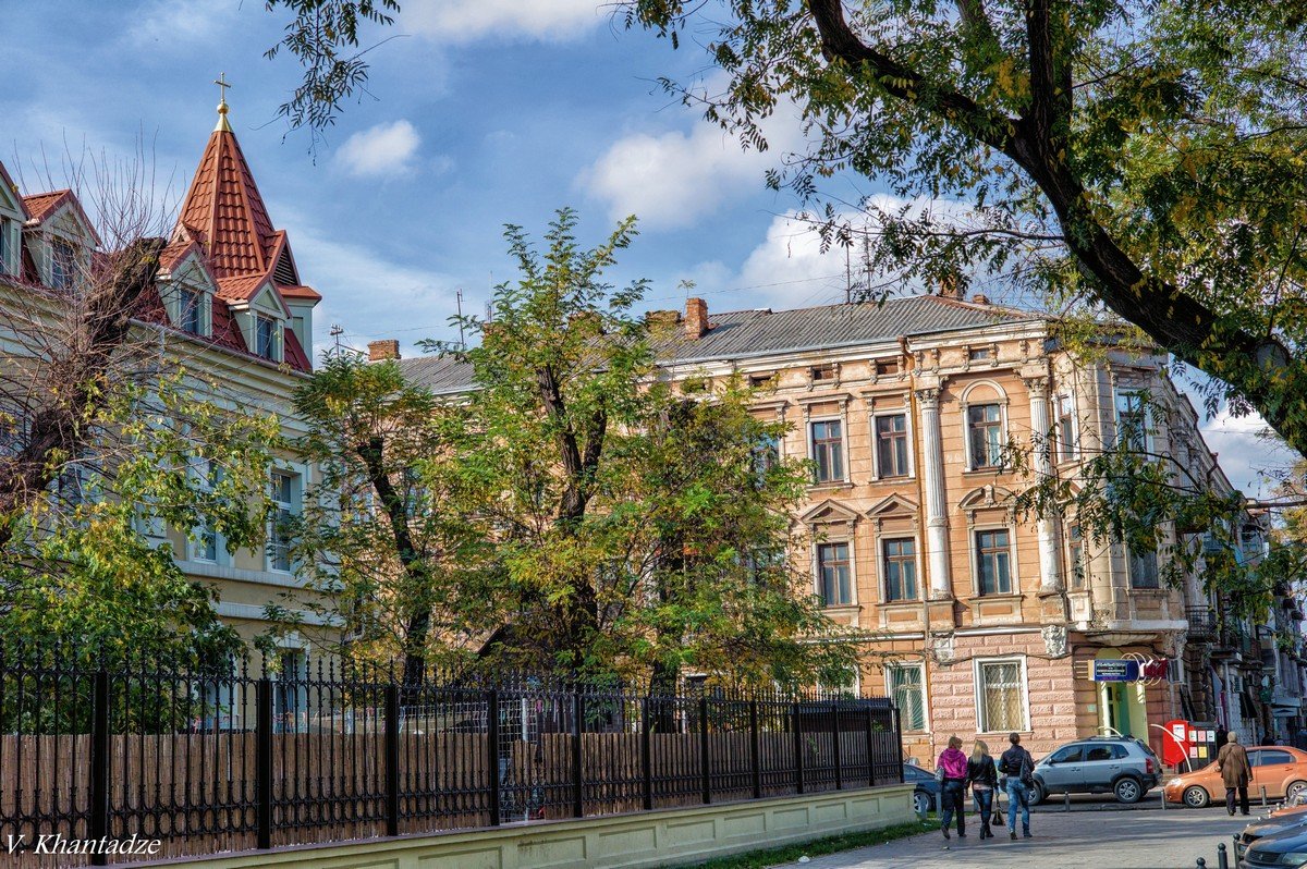 Осень у Пасторского Дома. - Вахтанг Хантадзе