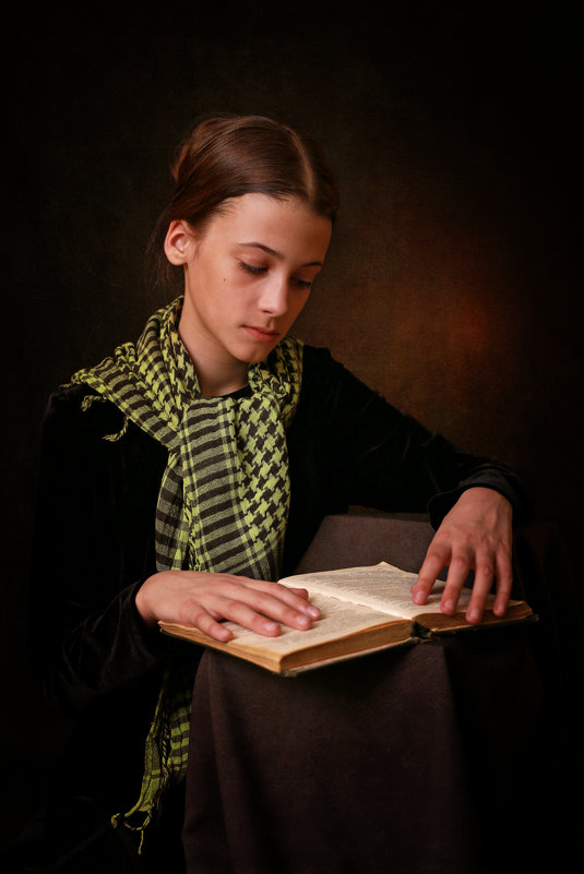 Девочка с книгой - Римма Алеева