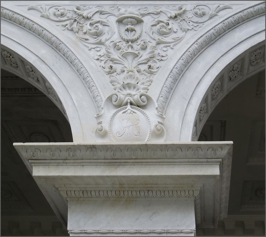 Инициалы Николая II в декоре Ливадийского дворца - Ирина Лушагина