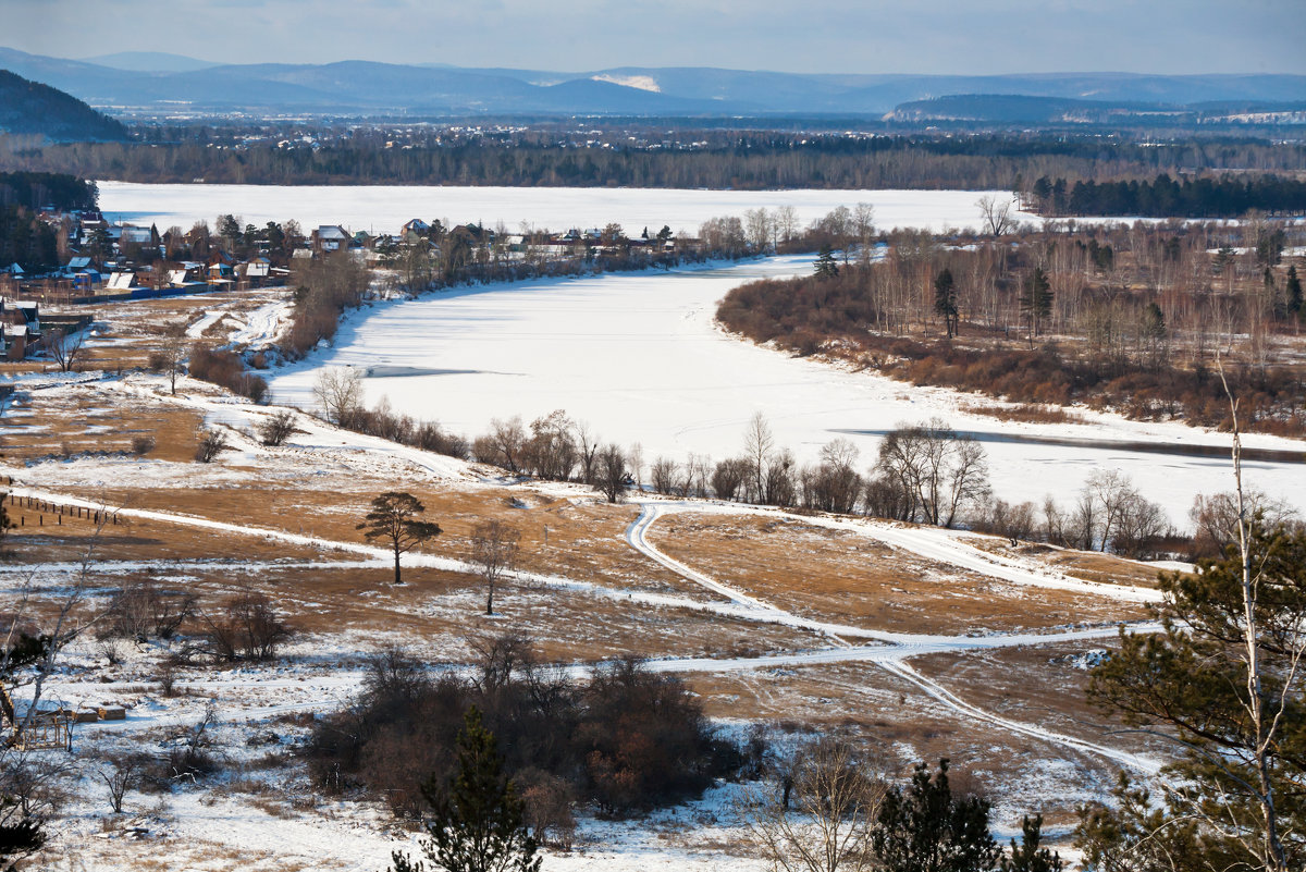В долине замёрзшей реки - Анатолий Иргл