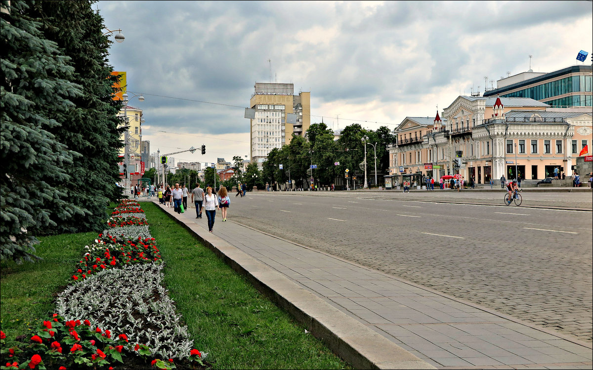 Летом в Екатеринбурге - Leonid Rutov