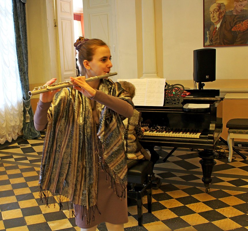Юная флейтистка - Vladimir Semenchukov