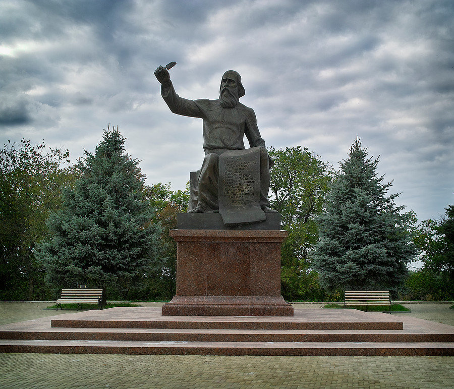 Памятник Владимиру Мономаху. - Андрий Майковский