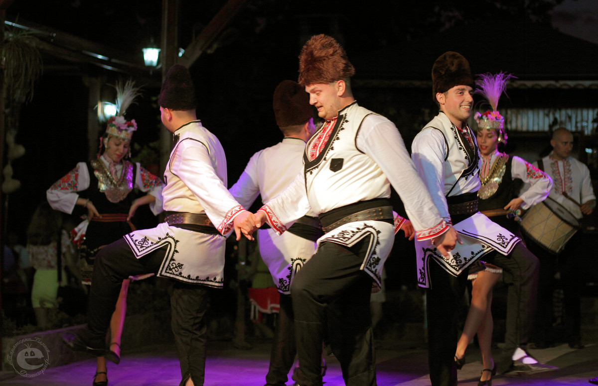 Болгарский народный танец - Сергей Тараторин