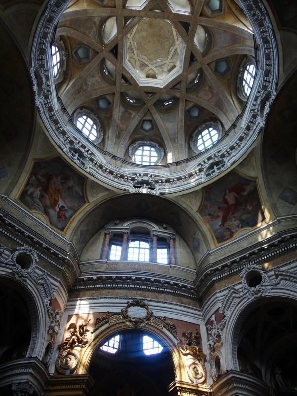 Под куполом собора Иоанна Крестителя (Турин) - Светлана Богомолова 
