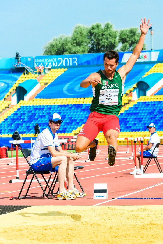 Легкая атлетика, прыжки в длину - Дмитрий Тарнавский