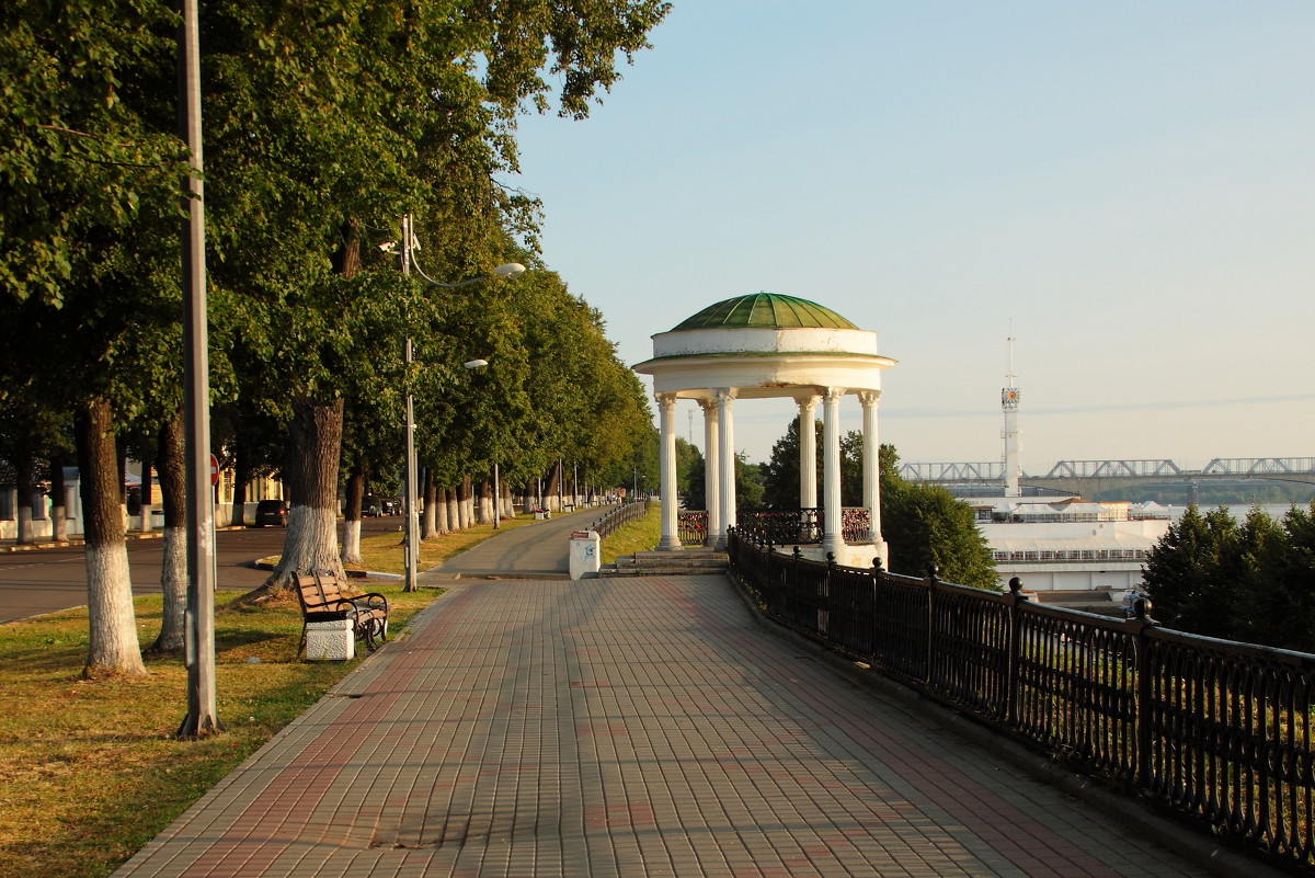 набережная в волжском