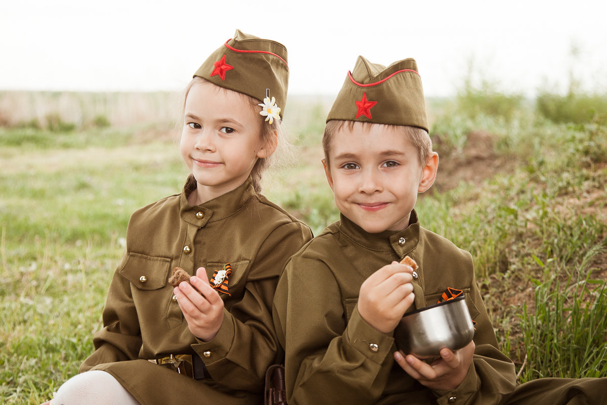 дети в военной форме на 9 мая - Ольга Кучаева