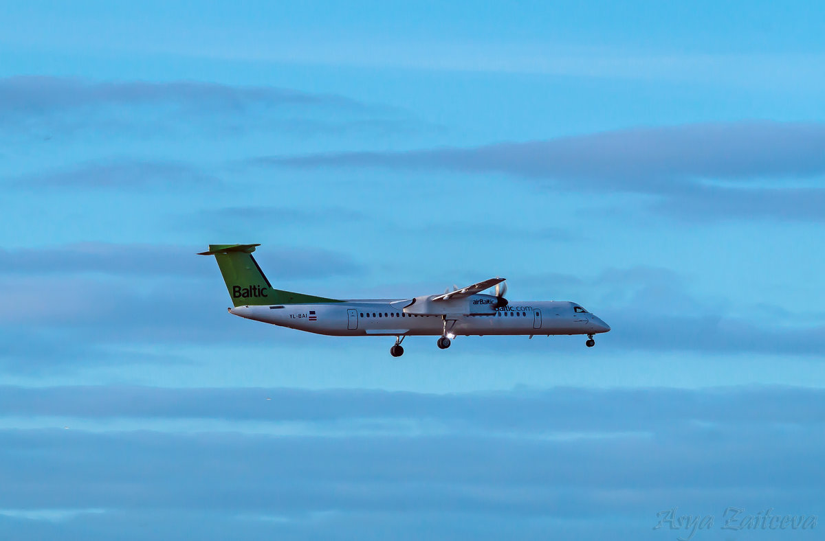 Bombardier Dash 8 Q400 - Ася Зайцева