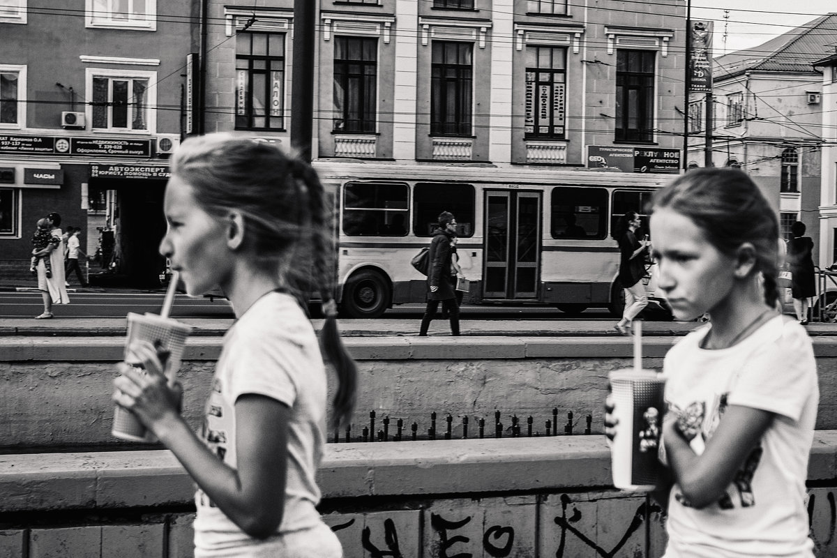 Две Девочки - Константин Керн