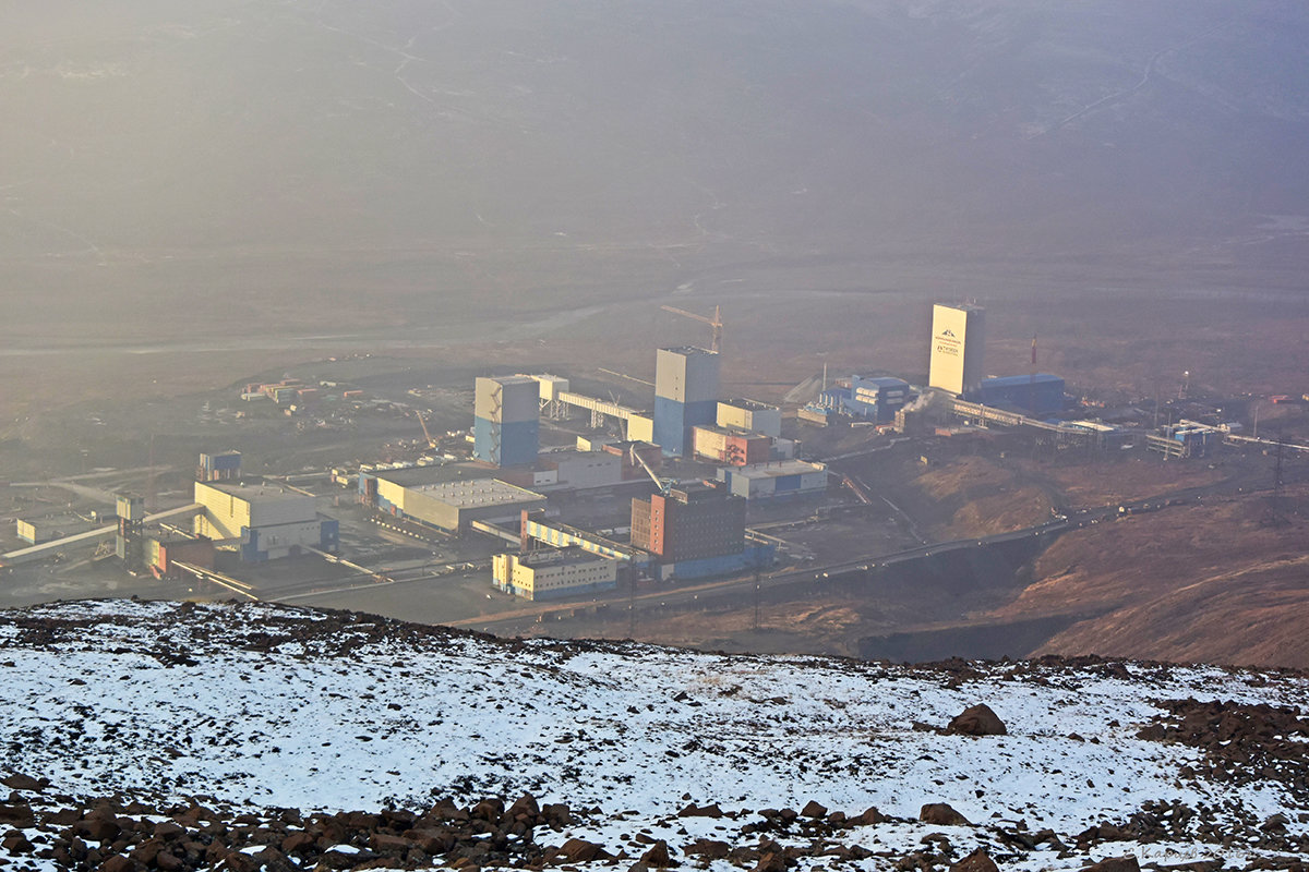 Вид с горы на рудник - Сергей Карцев