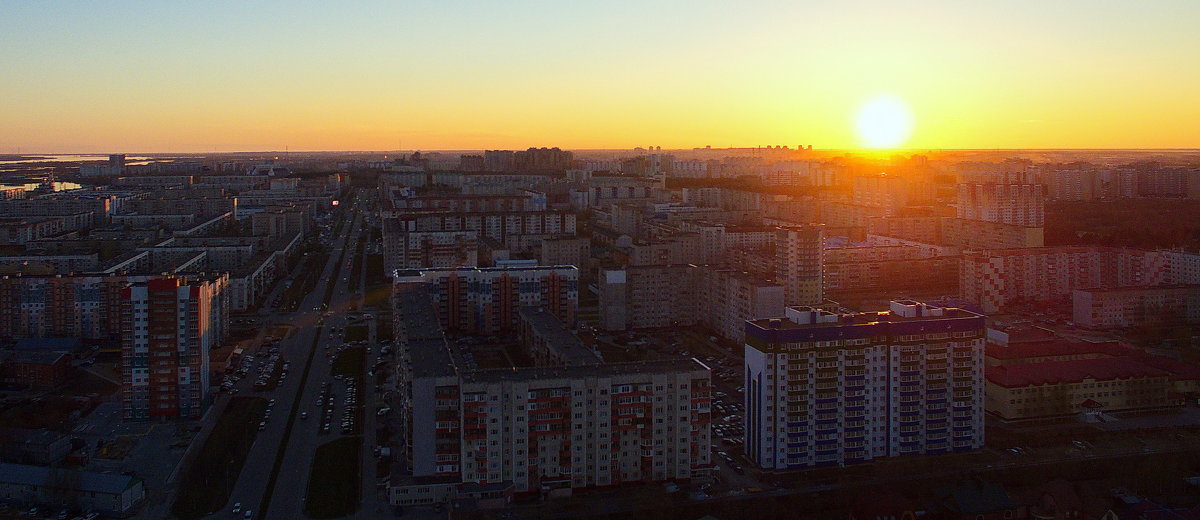 город на закате дня... - Олег Петрушов