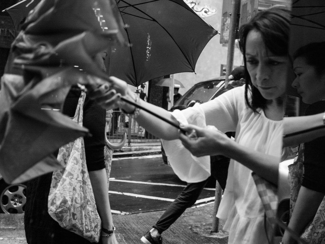 Sudden rain in Hong Kong - Sofia Rakitskaia