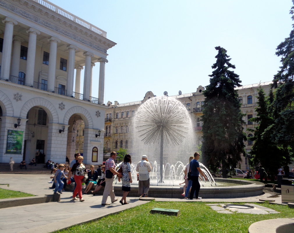 Популярный фонтан - Лара Амелина