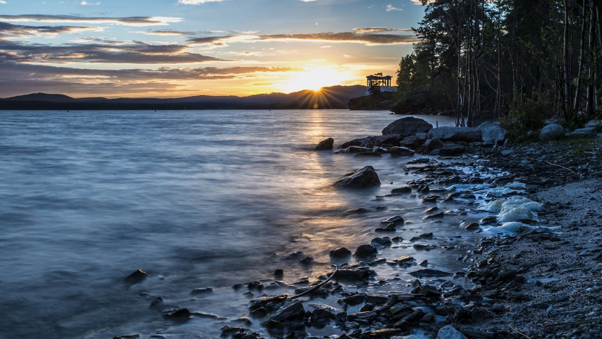 Sunset on the lake - Dmitry Ozersky