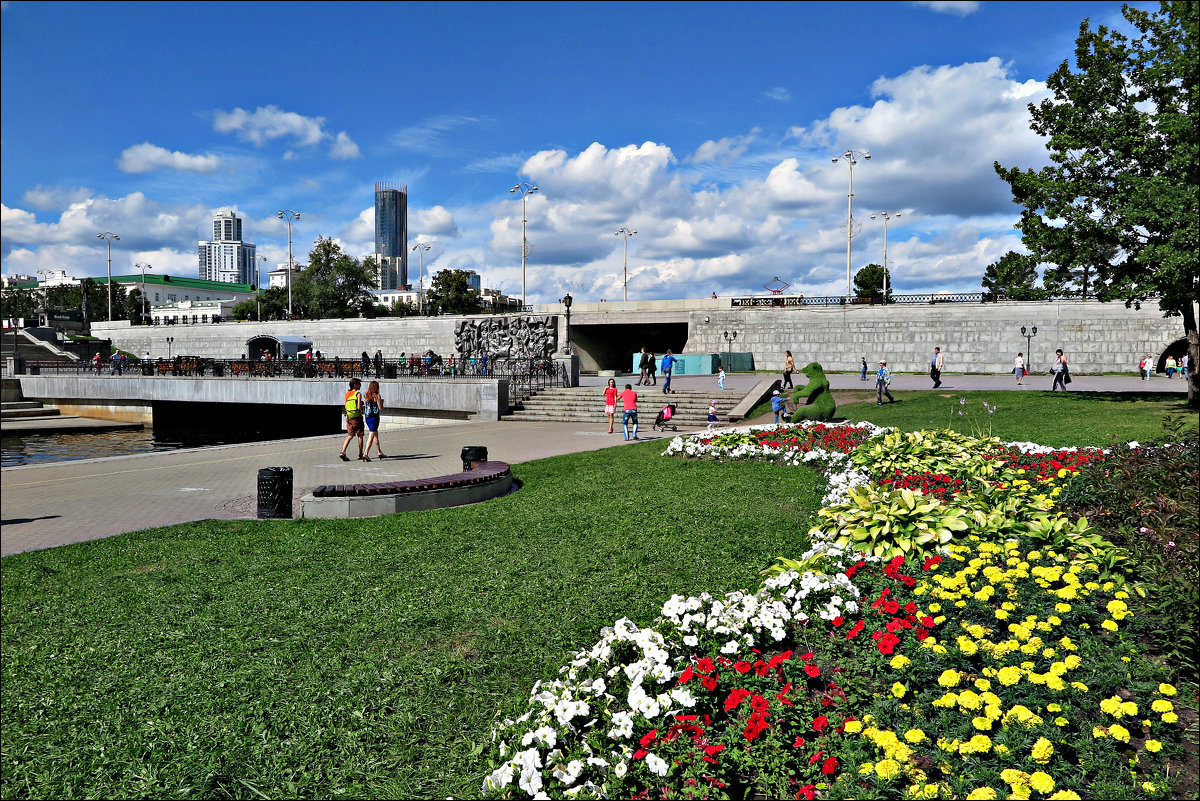 Летом в Екатеринбурге - Leonid Rutov