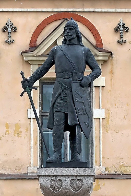 Памятник основателю Выборгского замка - Сергей 