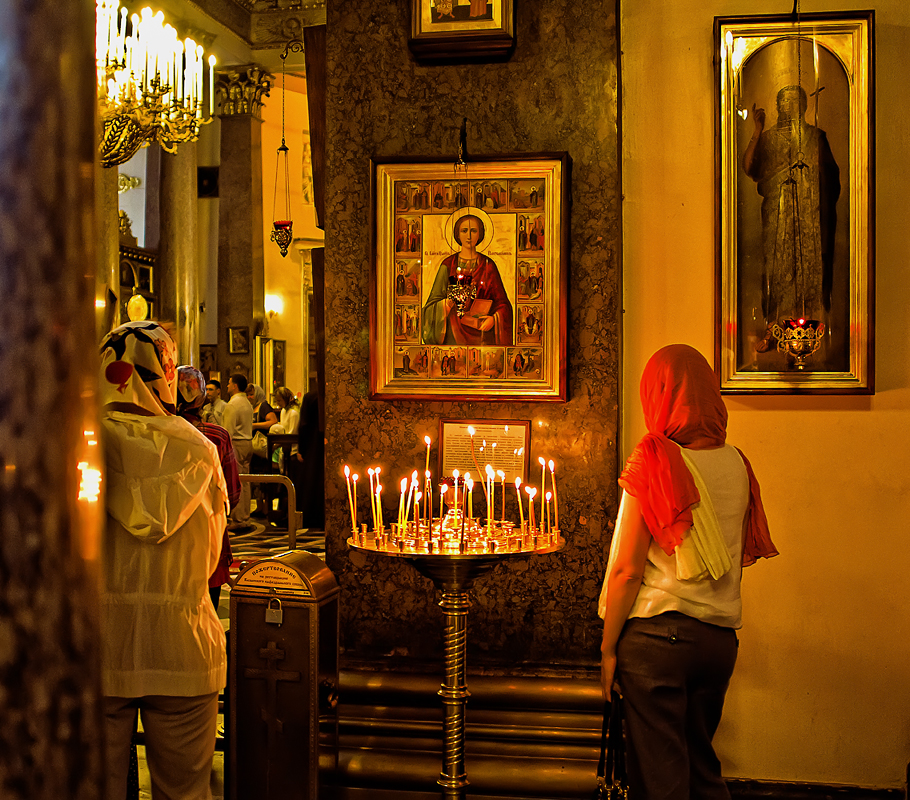 Молитва о здравии у иконы св.Пантелеймона - Валентин Яруллин