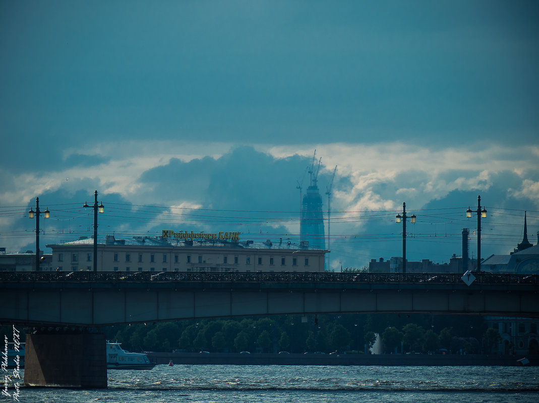 Питер башня газпрома как монстр выглядит взгляд через Литейный мост - Юрий Плеханов