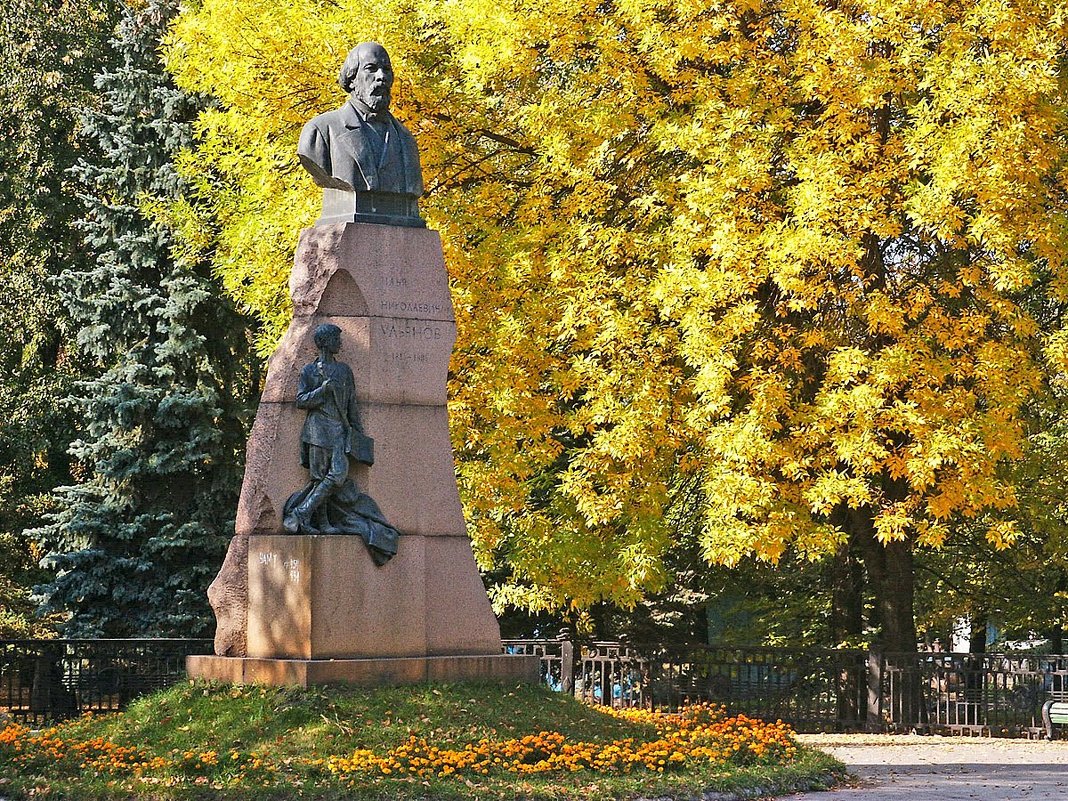 Памятник И.Н.Ульянову. Ульяновск - MILAV V