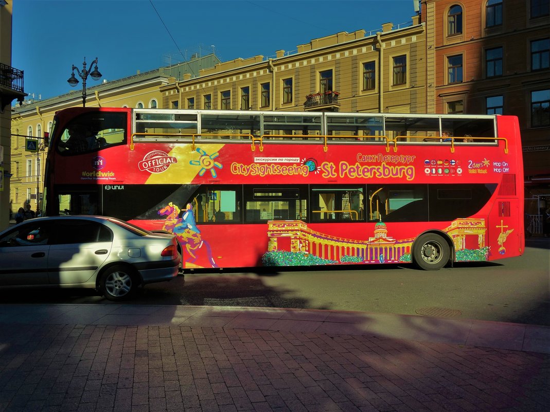 Питерский экскурсионный автобус... - Sergey Gordoff