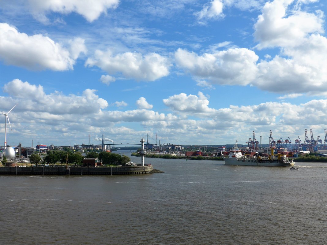 Dockland. Hamburg - Nina Yudicheva