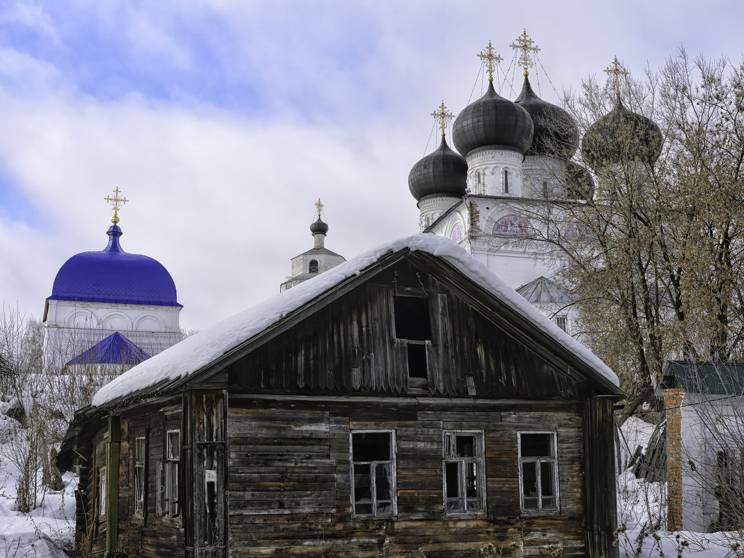 Старый дом - Василий Ахатов