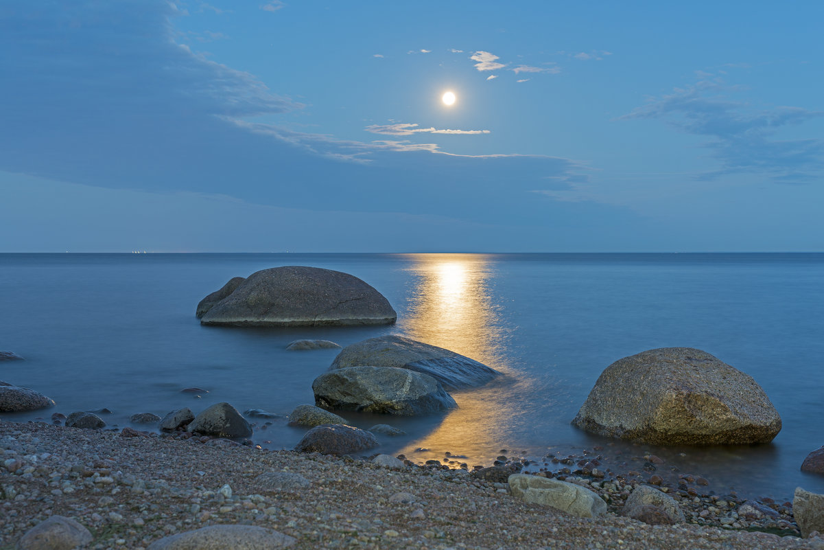 Летняя, лунная ночь над Финским заливом. - Виктор 