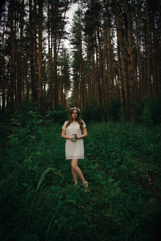 Девушка в лесу - Юлия Куваева