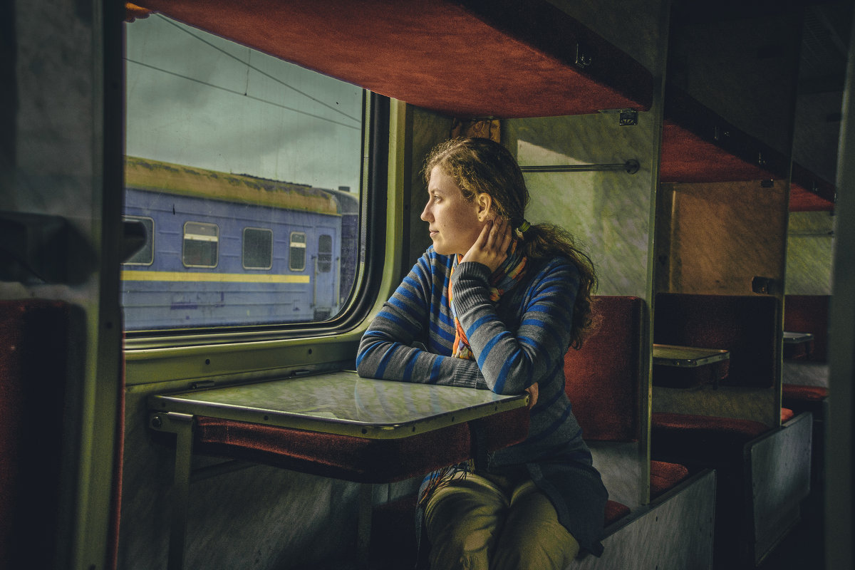 Девушка в поезде - kojirou 